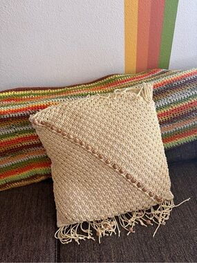 Macrame light yellow pillow
